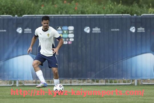 ky开云-德甲各支球队队徽图案寓意及设计解构