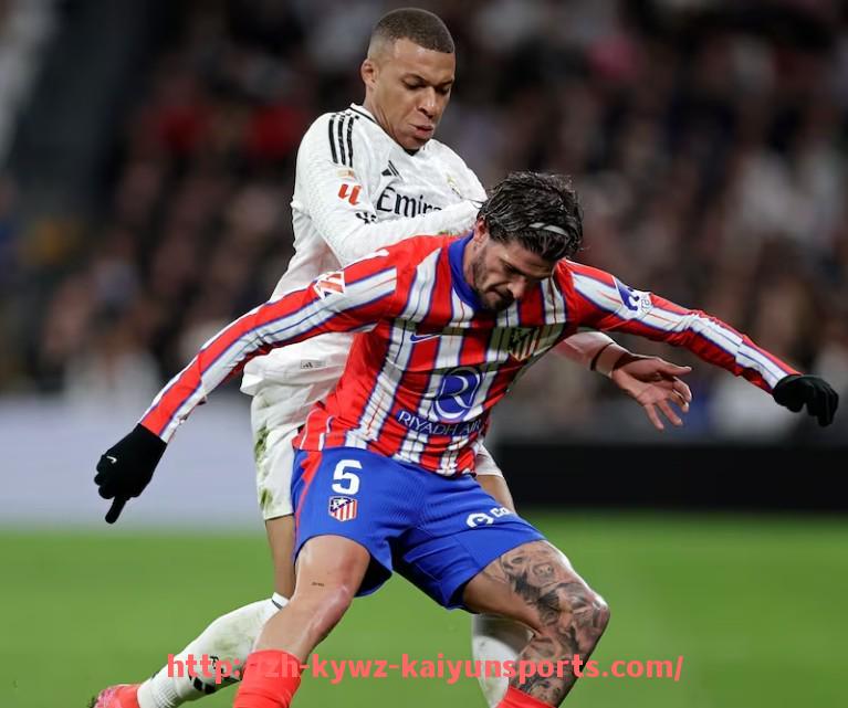 ky开云-英超球星杰拉德的妻子是谁？揭秘这位传奇球员的家庭生活